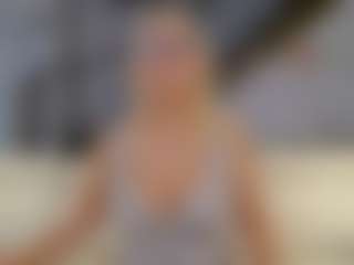 Fit Cougar's Live Sex Cam Show