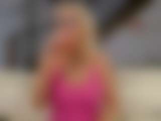 Fit Cougar's Live Sex Cam Show
