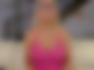 Fit Cougar's Live Sex Cam Show