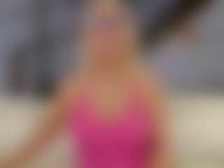 Fit Cougar's Live Sex Cam Show