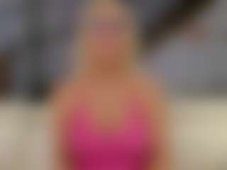 Fit Cougar's Live Sex Cam Show