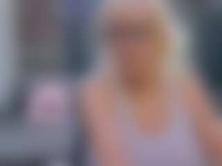 Fit Cougar's Live Sex Cam Show