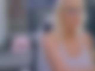 Fit Cougar's Live Sex Cam Show