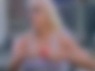 Fit Cougar's Live Sex Cam Show