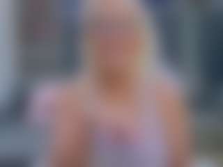 Fit Cougar's Live Sex Cam Show