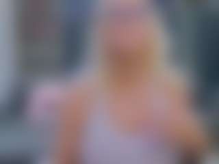 Fit Cougar's Live Sex Cam Show