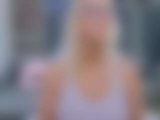 Fit Cougar's Live Sex Cam Show