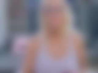 Fit Cougar's Live Sex Cam Show