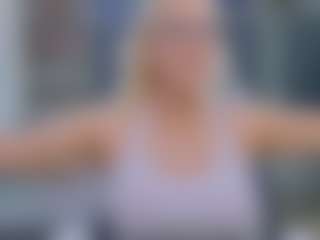 Fit Cougar's Live Sex Cam Show