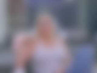 Fit Cougar's Live Sex Cam Show