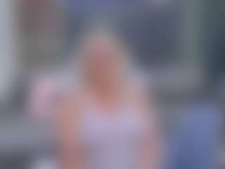 Fit Cougar's Live Sex Cam Show