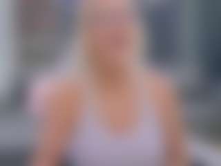 Fit Cougar's Live Sex Cam Show