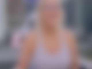 Fit Cougar's Live Sex Cam Show