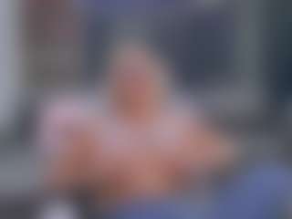 Fit Cougar's Live Sex Cam Show