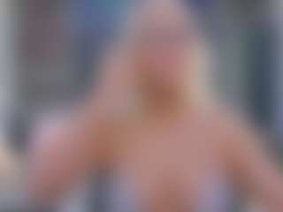 Fit Cougar's Live Sex Cam Show