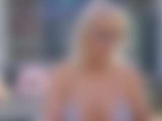 Fit Cougar's Live Sex Cam Show