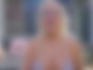 Fit Cougar's Live Sex Cam Show