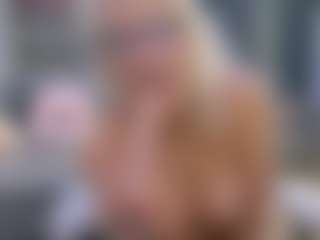 Fit Cougar's Live Sex Cam Show
