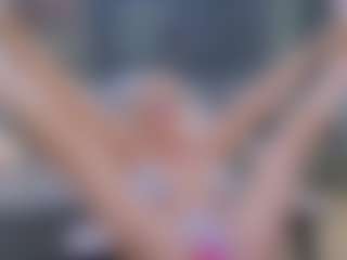 Fit Cougar's Live Sex Cam Show