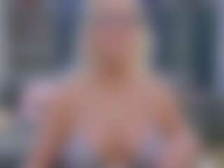 Fit Cougar's Live Sex Cam Show