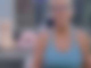 Fit Cougar's Live Sex Cam Show