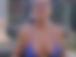Fit Cougar's Live Sex Cam Show