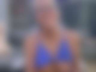 Fit Cougar's Live Sex Cam Show