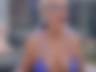 Fit Cougar's Live Sex Cam Show