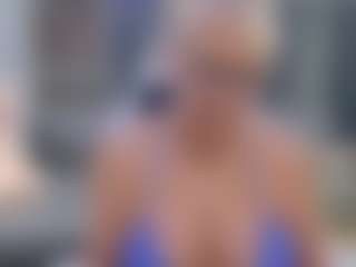 Fit Cougar's Live Sex Cam Show
