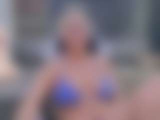 Fit Cougar's Live Sex Cam Show