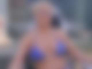 Live cam show with Fit Cougar - Athletic MILF on liverealitysex.com