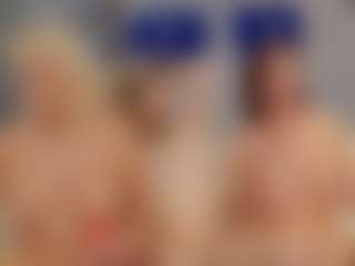 Fit Cougar's Live Sex Cam Show