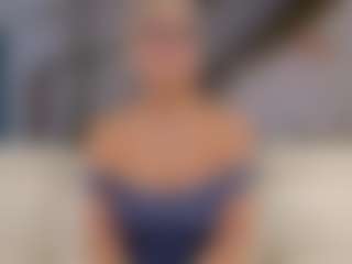 Fit Cougar's Live Sex Cam Show