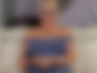Fit Cougar's Live Sex Cam Show