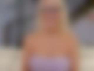 Fit Cougar's Live Sex Cam Show