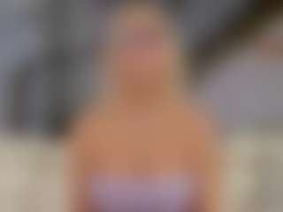 Fit Cougar's Live Sex Cam Show