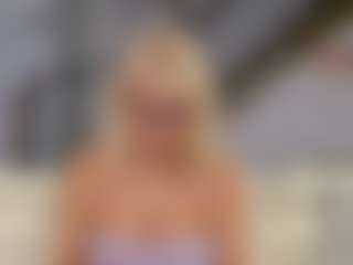 Fit Cougar's Live Sex Cam Show
