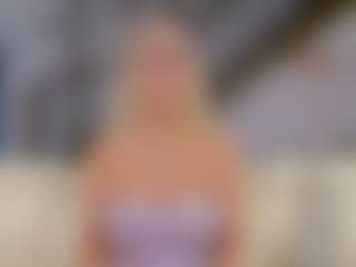 Fit Cougar's Live Sex Cam Show