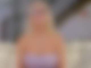 Fit Cougar's Live Sex Cam Show