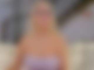Fit Cougar's Live Sex Cam Show