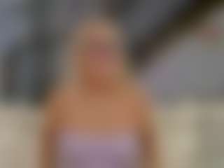 Fit Cougar's Live Sex Cam Show