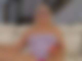 Fit Cougar's Live Sex Cam Show