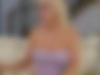 Fit Cougar's Live Sex Cam Show