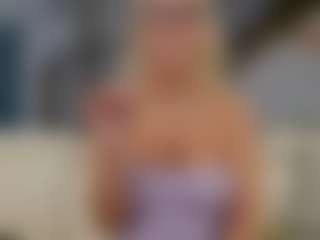 Fit Cougar's Live Sex Cam Show
