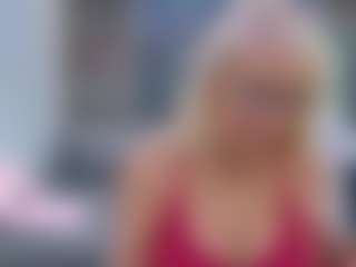 Fit Cougar's Live Sex Cam Show