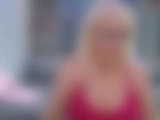 Live cam show with Fit Cougar - Tattoos on Hubzter Live