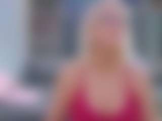 Fit Cougar's Live Sex Cam Show