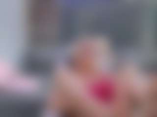 Fit Cougar's Live Sex Cam Show