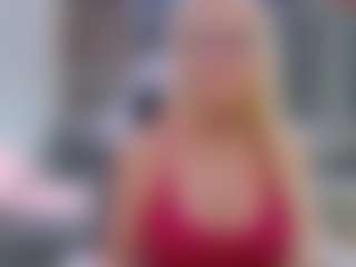 Fit Cougar's Live Sex Cam Show