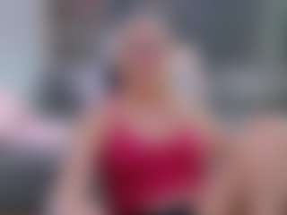 Fit Cougar's Live Sex Cam Show